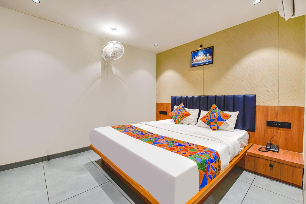 Fabhotel Udhna Inn, Near Udhna Junction Surate Extérieur photo